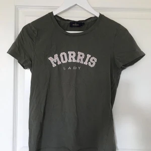Morris T-shirt  - T-shirt från Morris i bra skick, 200kr men snabb affär 150kr 🤩🤩