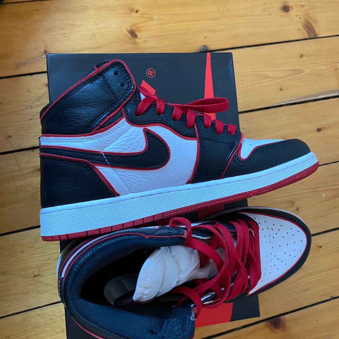 Jordan Air 1 Bloodline storlek 40 - 90