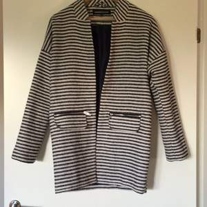 Warehouse jacket bought in London, nearly new. In good shape. 
Payment via Swish available 