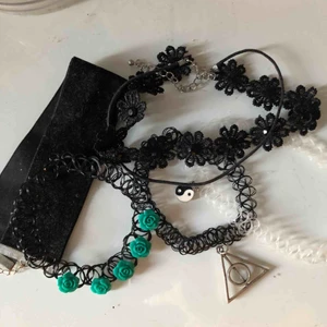  - Säljer mina älskade chokers som inte längre kommer till användning. 10kr st 🌸