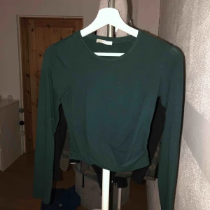  - En ”magtröja” i lite militär grön färg, skit snygg men aldrig kommit till användning!