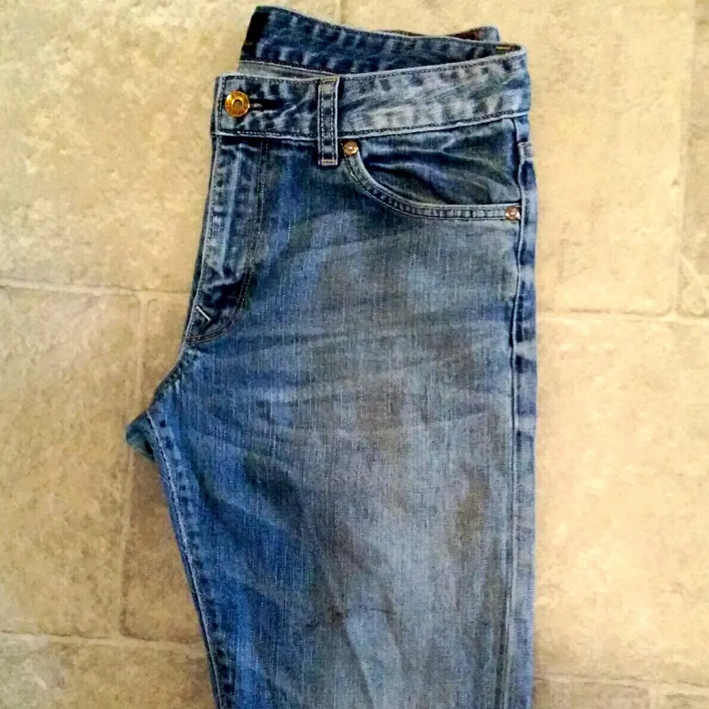 Jeans från kvalitets märket crocker.  Som nya. Storlek 27/34. Ljusa jeans till en riktigt billig peng gentemot nypris.. 70kr + frakt kostnad(30-60kr). REA!. Jeans & Byxor.