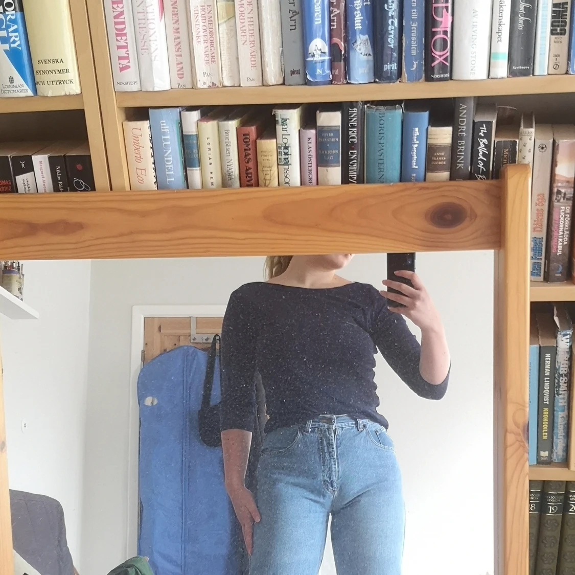 Mörkblå trekvartsärm-tröja! 