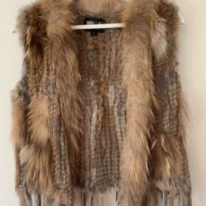  - Hollies äkta pälsponcho