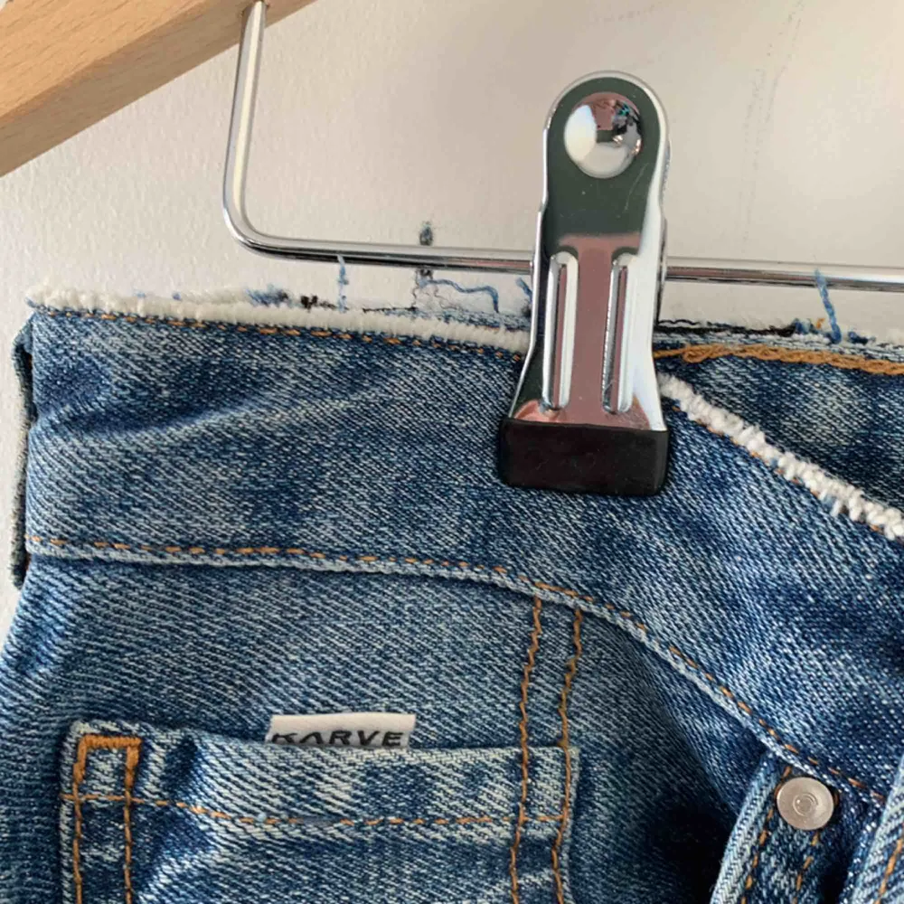 Jeans från karve som tyvärr inte passar mig längre, köparen står för frakten 🦋. Jeans & Byxor.