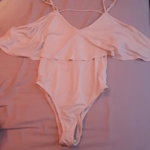 Vit body - Vit body från chiquelle. Använd fåtal gånger. 