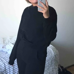  - En perfekt sweatshirt från Nakd. Passar till allt och är jätteskön! :)
