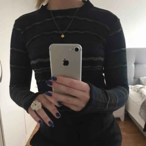  - Långärmad tröja från mango!