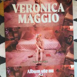 Veronica Maggio poster från hennes senaste album release!! Superfint skick!!!! 