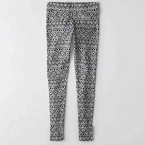  - Fina svart-vita leggings, också köpta i 🇺🇸   •Skitsnygg att ha med en oversized hoodie eller skjorta och ett par svarta Timberland/ eller dr Martins. 🔳🙈  • Möts upp i stockholm, frakt enligt överenskommelse 