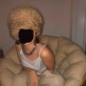  - Tilting pälsmössa köpt på vintage, Mina bilder💕