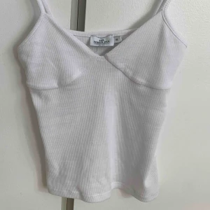  - Fint linne från NAKD som säljes då det är för litet. FRI FRAKT 