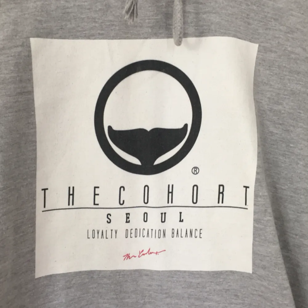 The Cohort merch. Från Korea.. Hoodies.