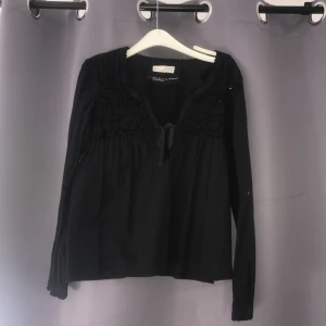  - Odd molly Remix blouse Blus från Odd molly i Strl 0. Endast använd några gånger, jättefint skick! 