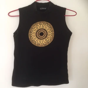  - Fint cirkelbetonat pololinne!!  