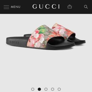 Gucci blooms supreme slide sandal. Helt oanvända superfina sandaler från Gucci. Originalkartong tillkommer ✨ Frakt igår. 