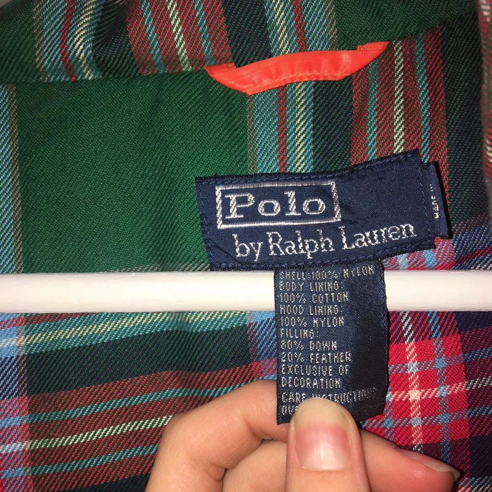 Vintage Polo Ralph Lauren Down Puffer Ski club patrol vest i Large. Praktiskt taget ny, har används en gång.. Jackor.