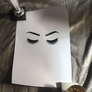  - Poster från desenio. Köpt i vintras men aldrig kommit till användning pga för liten för min egen smak. 