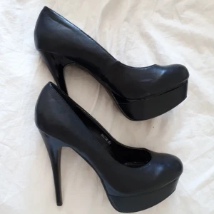  - Pumps i storlek 41 