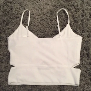  - Crop top från bershka i storlek S men passar även på XS! (Fraktar ej)