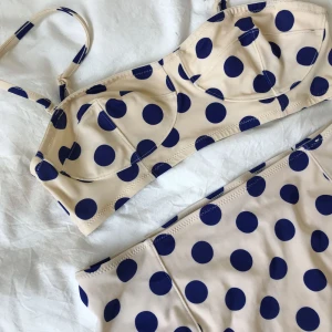  - Retro bikini med höga trosor  ❗️fri frakt❗️ Skickar gärna fler bilder 