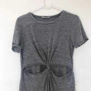  - T shirt klänning från Honey Punch. Bomull, använd kanske 2-3 gånger. 