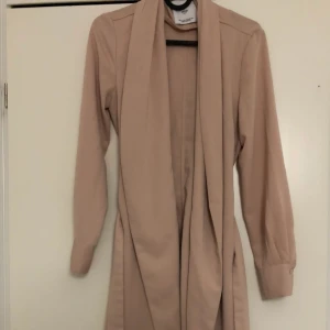  - Trenchcoat från mango, använt en gång !
