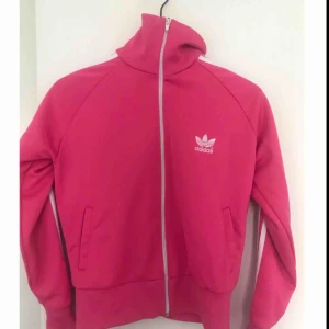  - Adidas tröja 