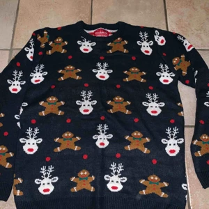  - Jättefin jultröja från Pull&Bear i storlek 40 (L)