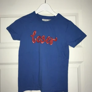  - T-shirt från Junkyard💙 50 kr + frakt.