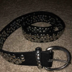  - Snyggt bälte som passar perfekt till hösten. 