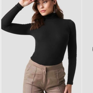  - Polo tröja från NAKD. Använd en gång. 70kr + frakt.