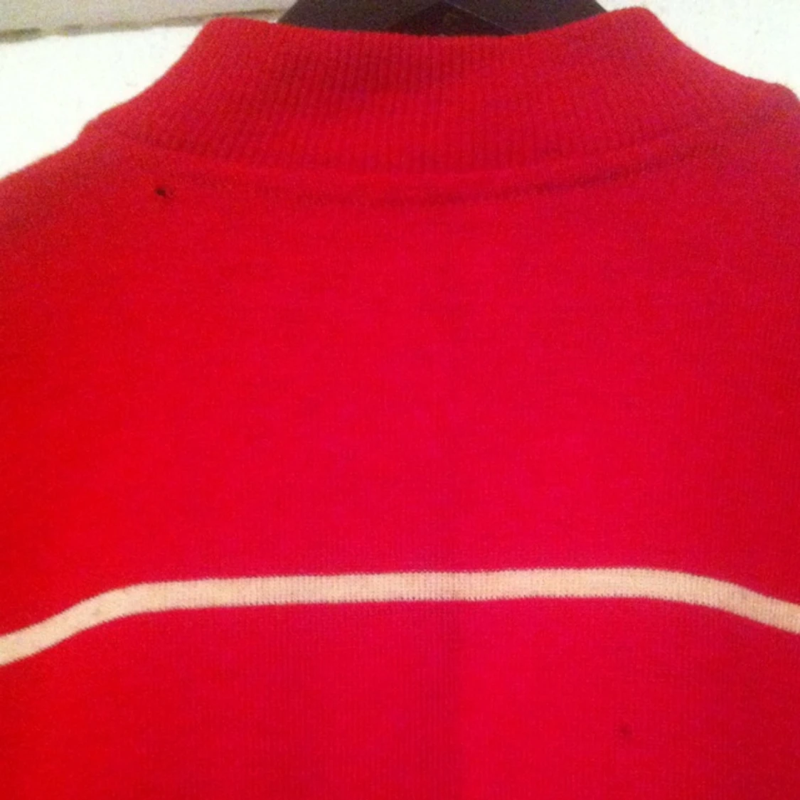 Vintage BUSNEL tröja
100% ull
Storlek 4 (passar stl S/36/38)
Några småhål, se bild 3.
 - 1419269509