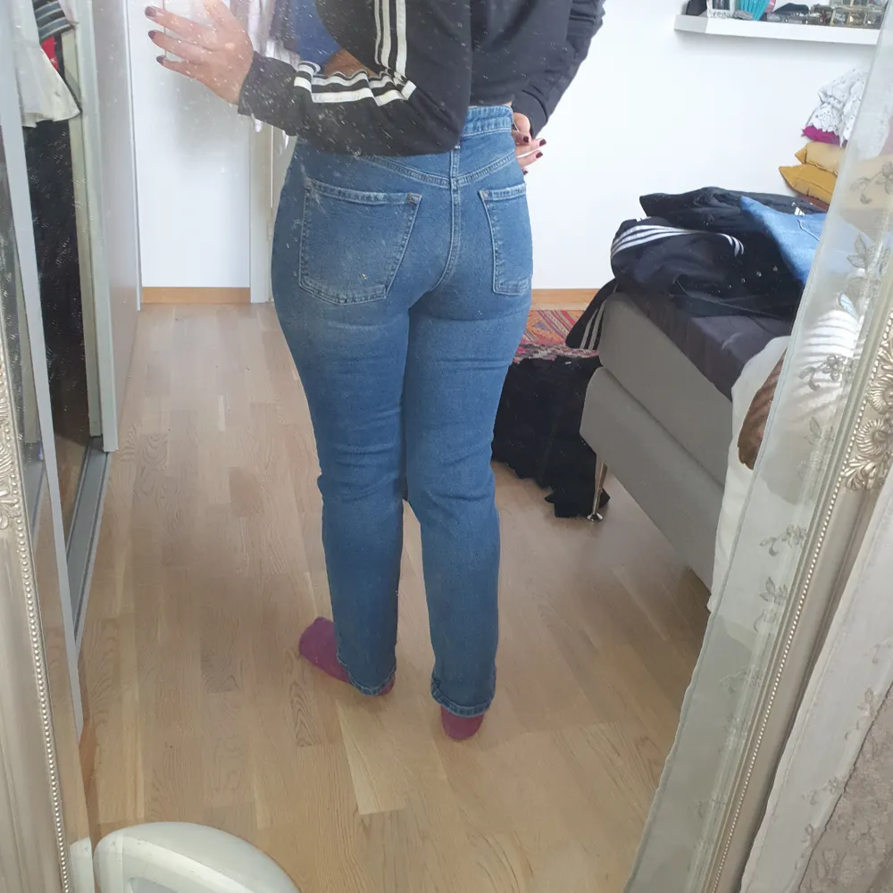 Jeans från Lindex i jätte fint skick . Jeans & Byxor.