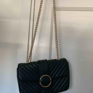  - Jättefin och rymlig väska!  Swish! Du står för frakten!