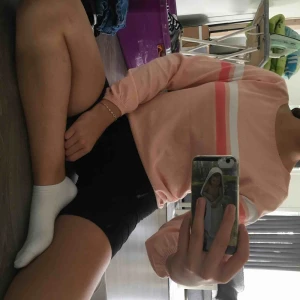  - En fin tröja från h&m aldrig använd💕