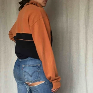  - Världens mysigaste kofta! lite oversized, Supersnygg och passar med allt. Fläckarna på bilden är borttvättade. Den är Perfekt nu till hösten och vintern. Kan mötas upp på söder annars står köparen för frakt💕