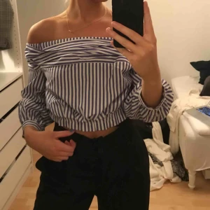  - superfin off shoulder topp, köparen står för frakt