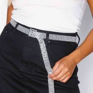  - Populärt dimantskärp från Nelly. Aldrig använt 