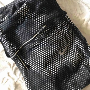  - Nike running tajts! Snygga och otroligt sköna fakta som andas. Knappt använda. Ord pris 899kr