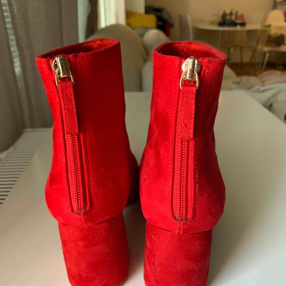 Stradivarius ankle boots, red. Worn twice. Size 39. Skor.