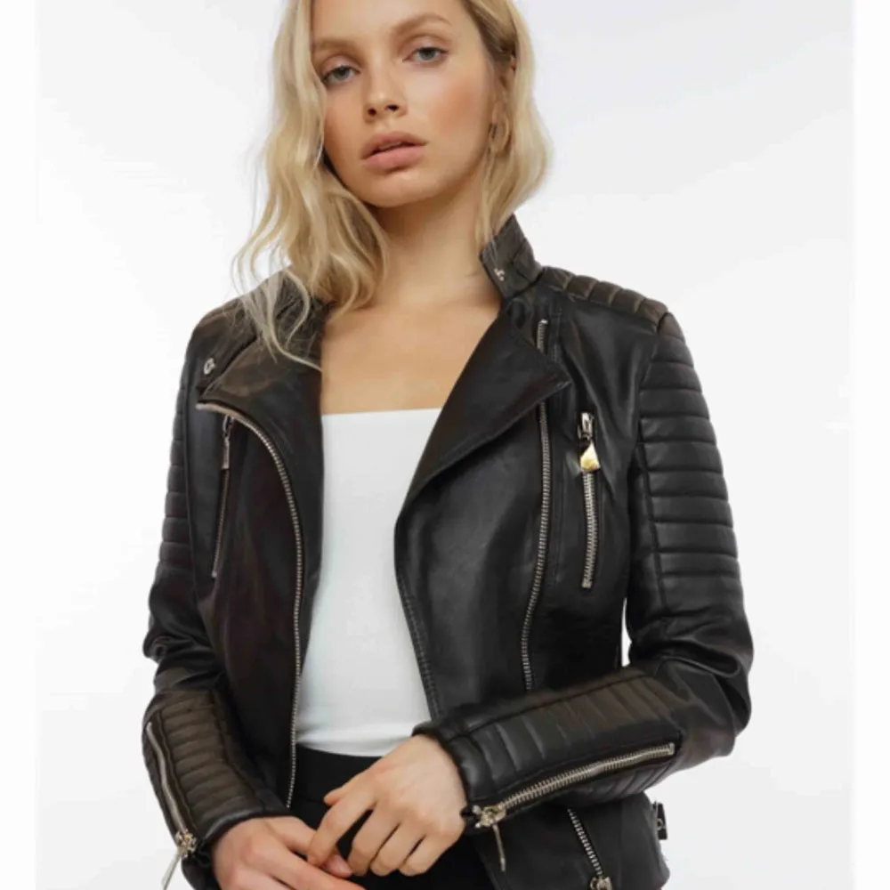 Chiquelle skinnjacka. (Moto Jacket Black) . Jackor.