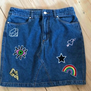  - Helt oanvänd kjol från H&M  Frakt tillkommer 