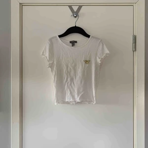  - Super gullig T-shirt från primark. jätte liten i storleken så den skulle passa någon som har XS