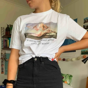  - Snygg t-shirt med änglar 