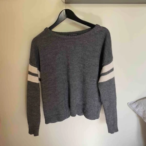  - Tröja i storlek S från brandy Melville! Fint skick. Köpare betalar frakt. 