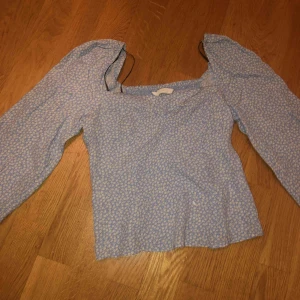  - Oanvända blus från HM! Frakt inget inte. 