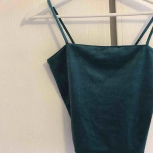  - Jättefint linne från Gina i velourliknande material, använt 1 gång