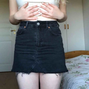  - Svinsnygg kjol från topshop, jättefint skick och väldigt snygg på💗