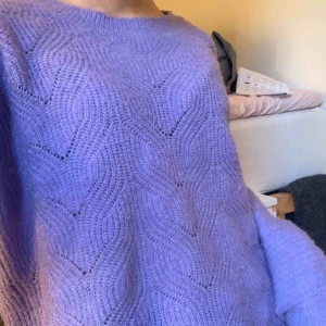  - Lila mysig stickad tröja som jag har köpt i Danmark! Säljer för att jag inte har någon användning av den längre💓💓